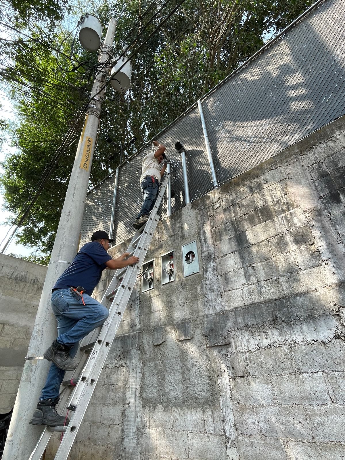 Luis Antonio  Valenzuela 