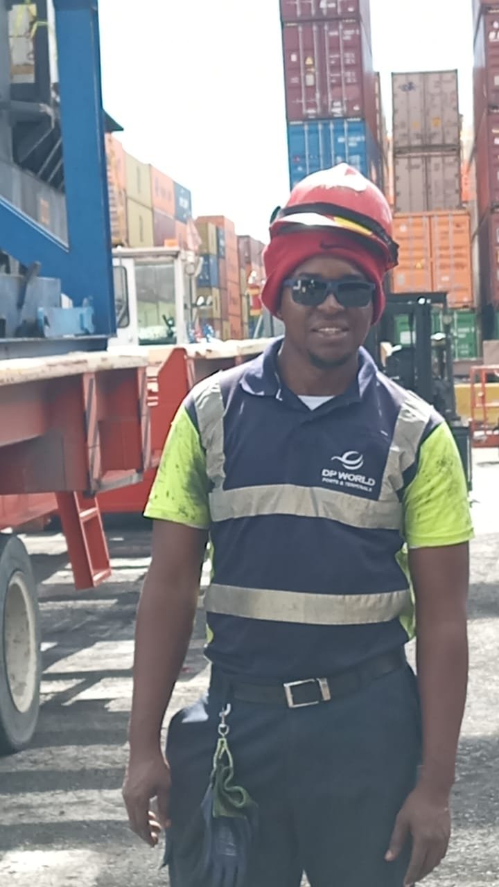 Dione León Placencio 