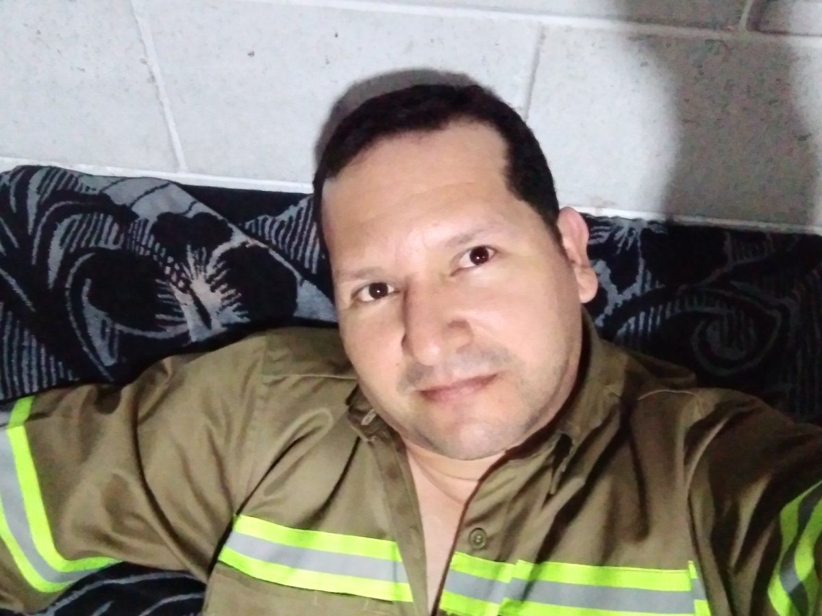 Walter Iván  Peña Flores